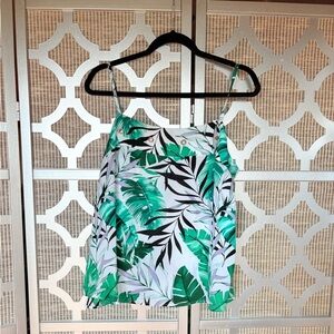 NWT Jennifer Lopez Green and White Sleeveless Camisole